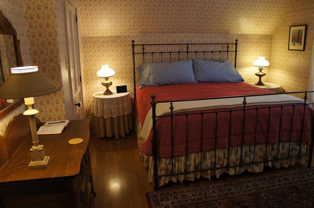 Maplecroft Bed & Breakfast Barre Værelse billede